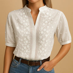 Biała bluzka z haftem - podniesiony kołnierzyk - elegancka