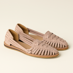 Damskie sandały z zamkniętymi palcami - paski - wygodne